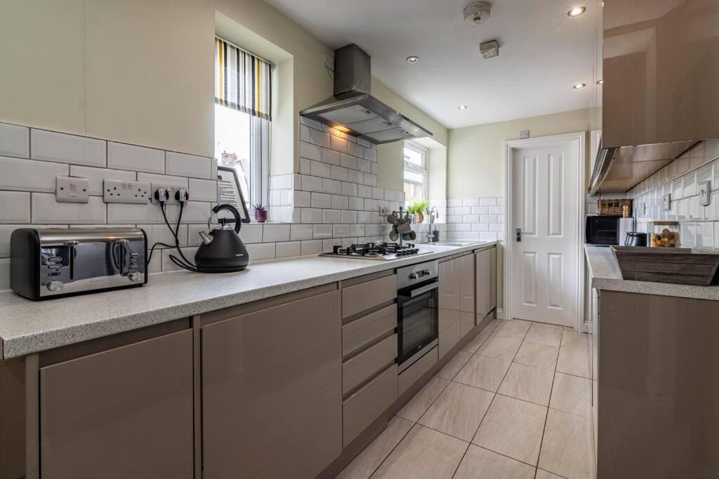 Dovecote House Beeston Private Parking 15Mins From Nottingham City Centre Close To Qmc Hospital Экстерьер фото